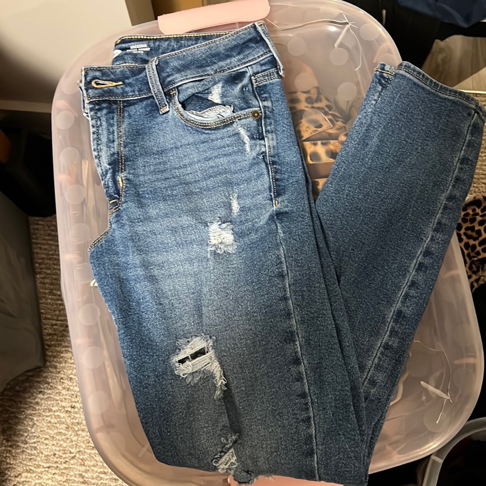 Distressed nwot old navy jeans